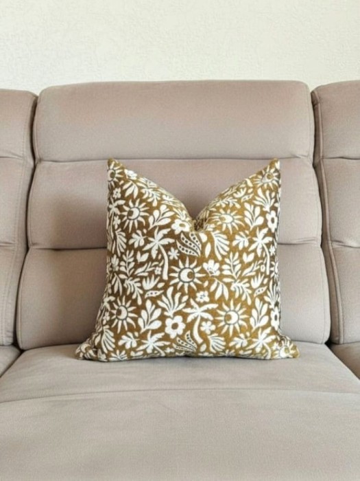Vintage Floral_45x45.jpg