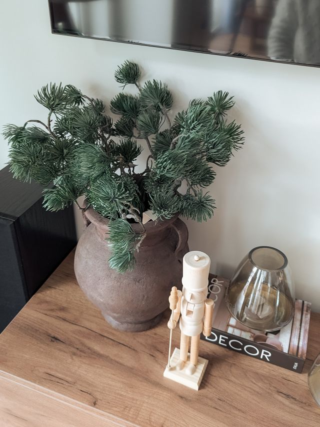 GAŁĄZKA ZIELONA IGLASTA