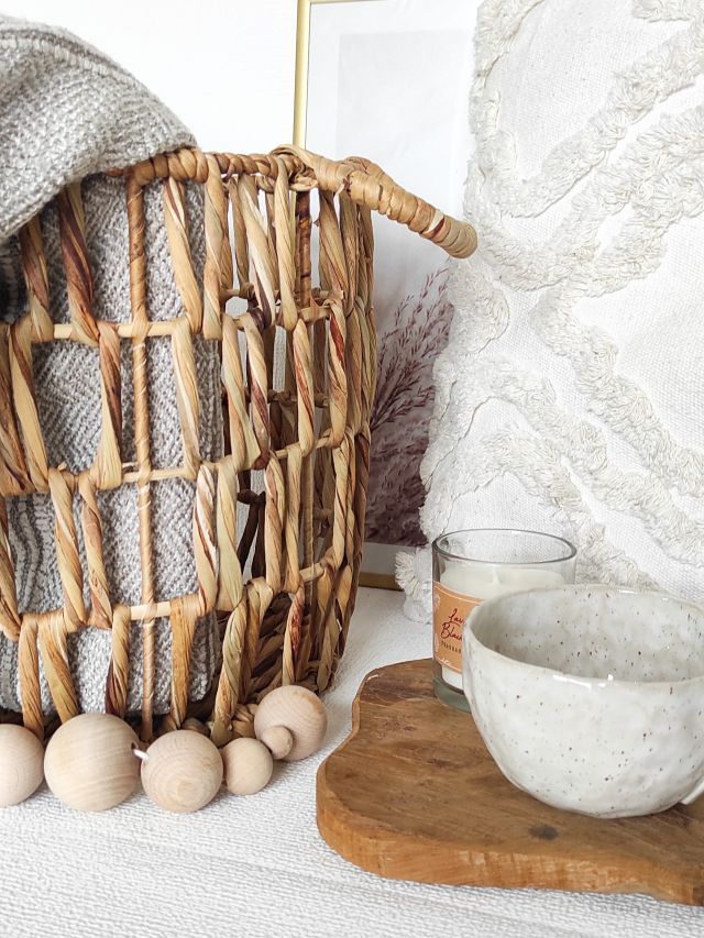 KOSZ PLECIONY Z HIACYNTU WODNEGO