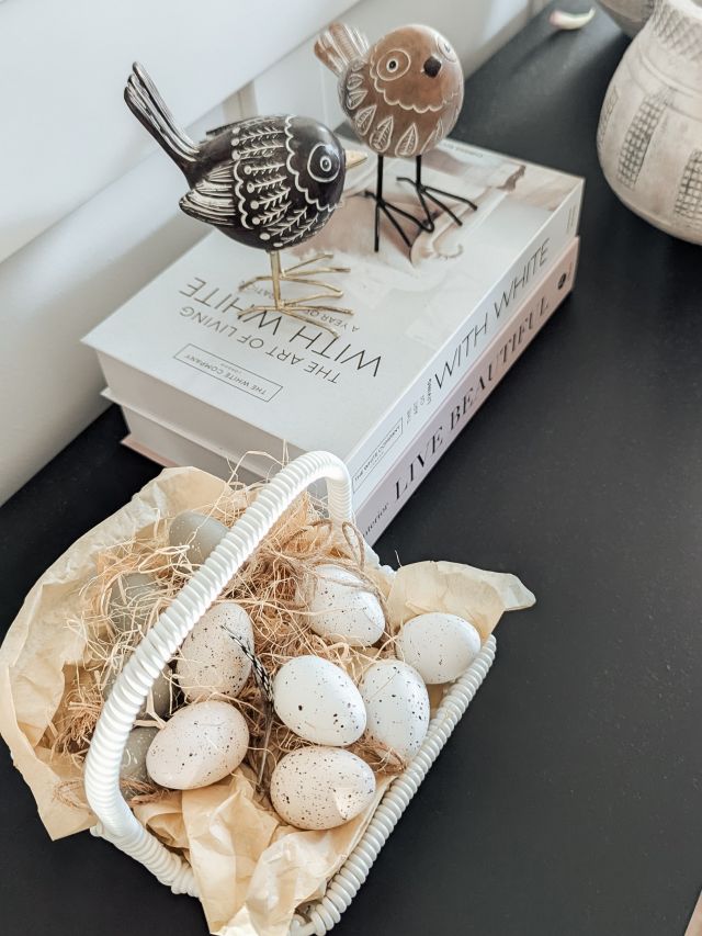 MAŁY KOSZYCZEK RATTAN BIAŁY