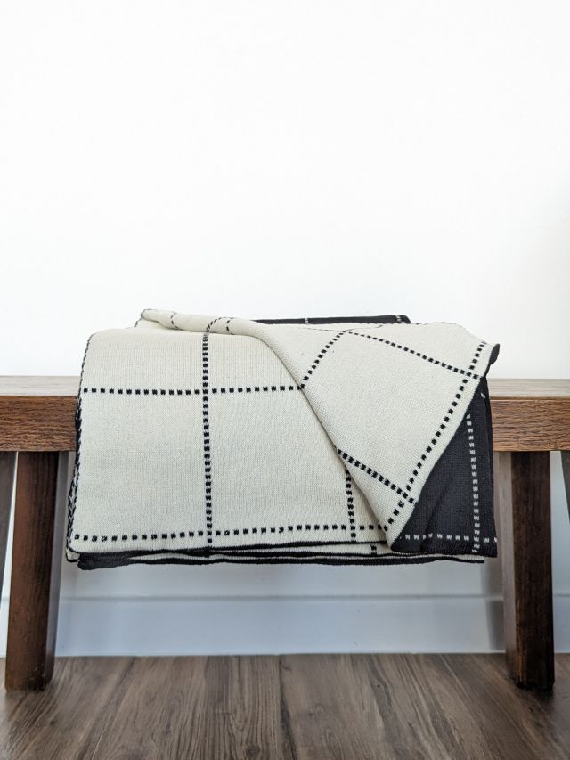 PLED BIAŁO-CZARNY W KRATĘ