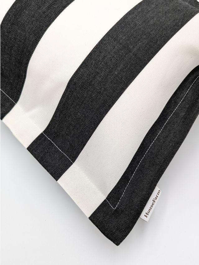 PODUSZKA DEKORACYJNA "NEROZA" 30X50