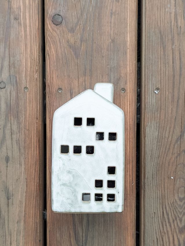 DUŻY DOMEK OZDOBNY LED BEŻOWY