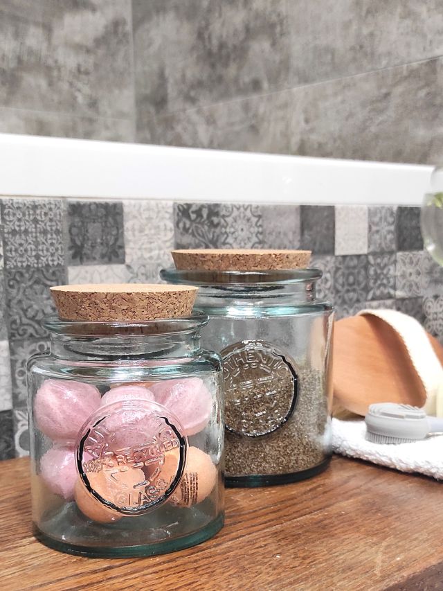 ŚREDNI POJEMNIK SZKLANY Z KORKIEM