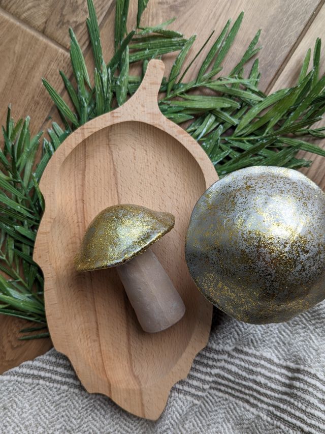 TACA DREWNIANA W KSZTAŁCIE LIŚCIA