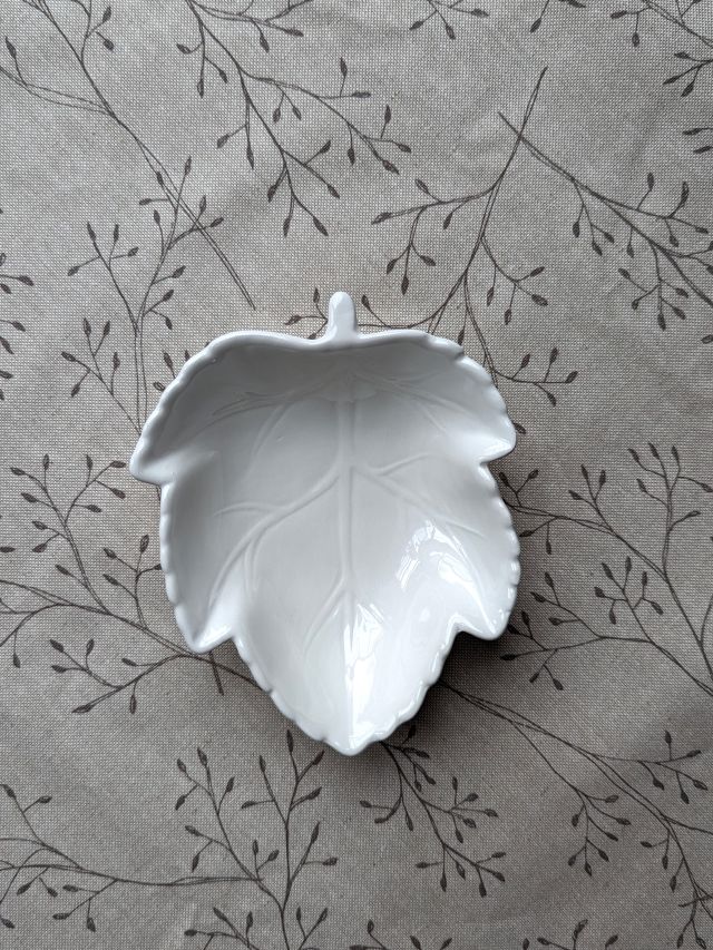 TACA DEKORACYJNA LISTEK BIAŁY