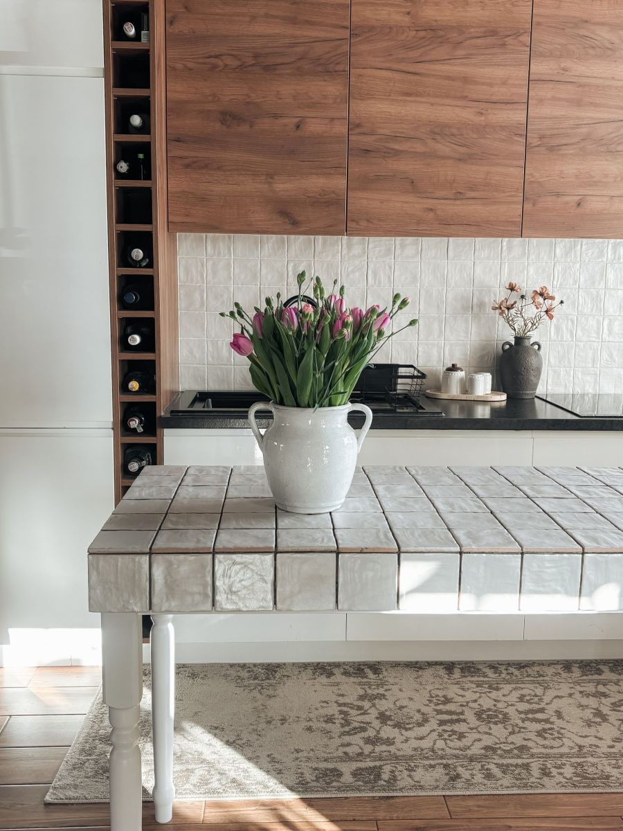 WAZON CERAMICZNY BIAŁY Z USZAMI