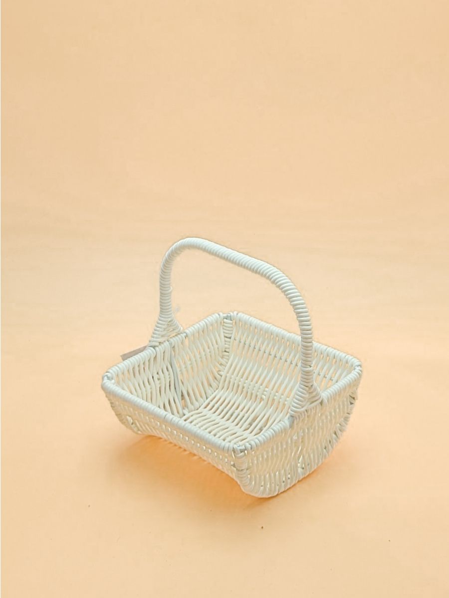 MAŁY KOSZYCZEK RATTAN BIAŁY