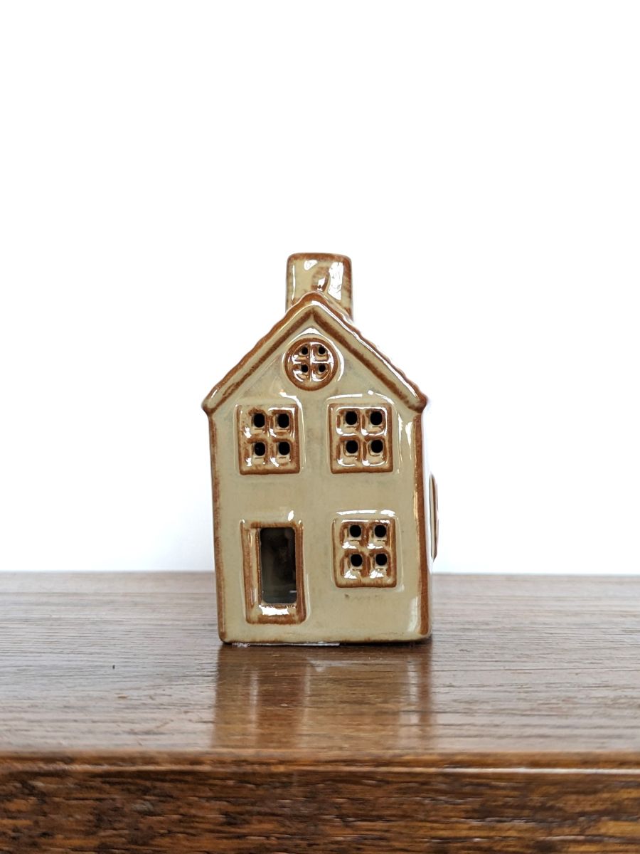 MAŁY DOMEK CERAMICZNY LED BRĄZOWY