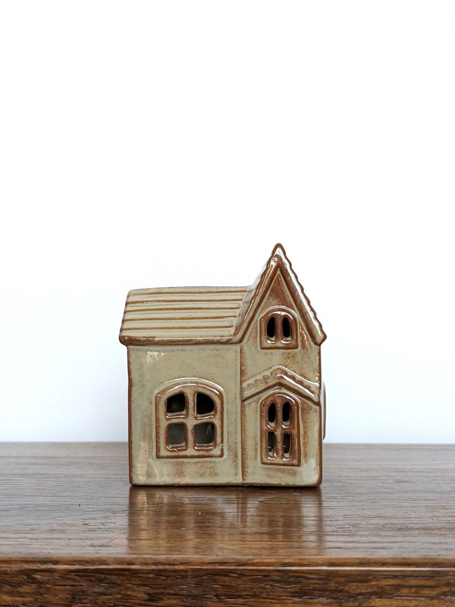 MAŁY DOMEK CERAMICZNY LED BRĄZOWY WIEJSKI DOMEK