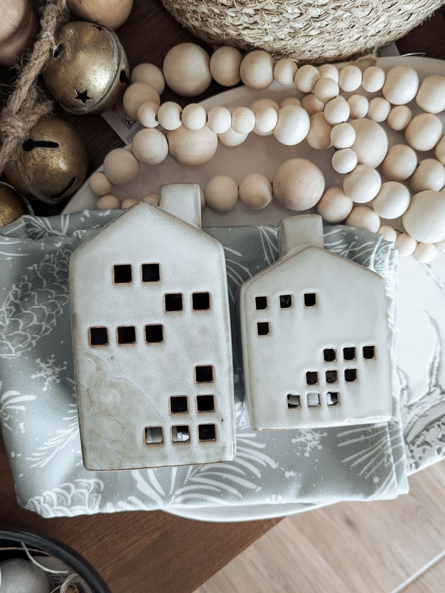 MAŁY DOMEK OZDOBNY LED BEŻOWY