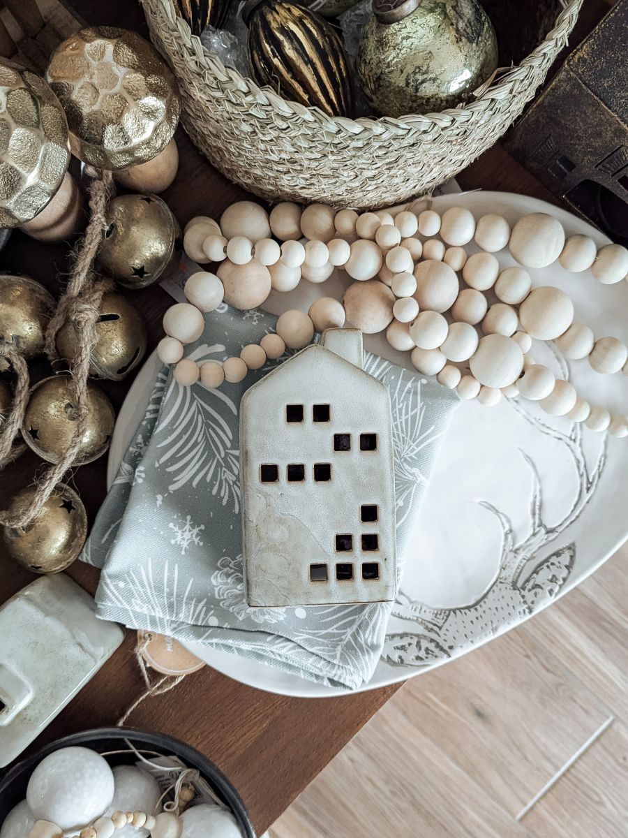 DUŻY DOMEK OZDOBNY LED BEŻOWY