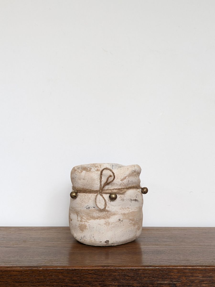 MAŁA OSŁONKA PRZECIERANA Z DZWONECZKIEM