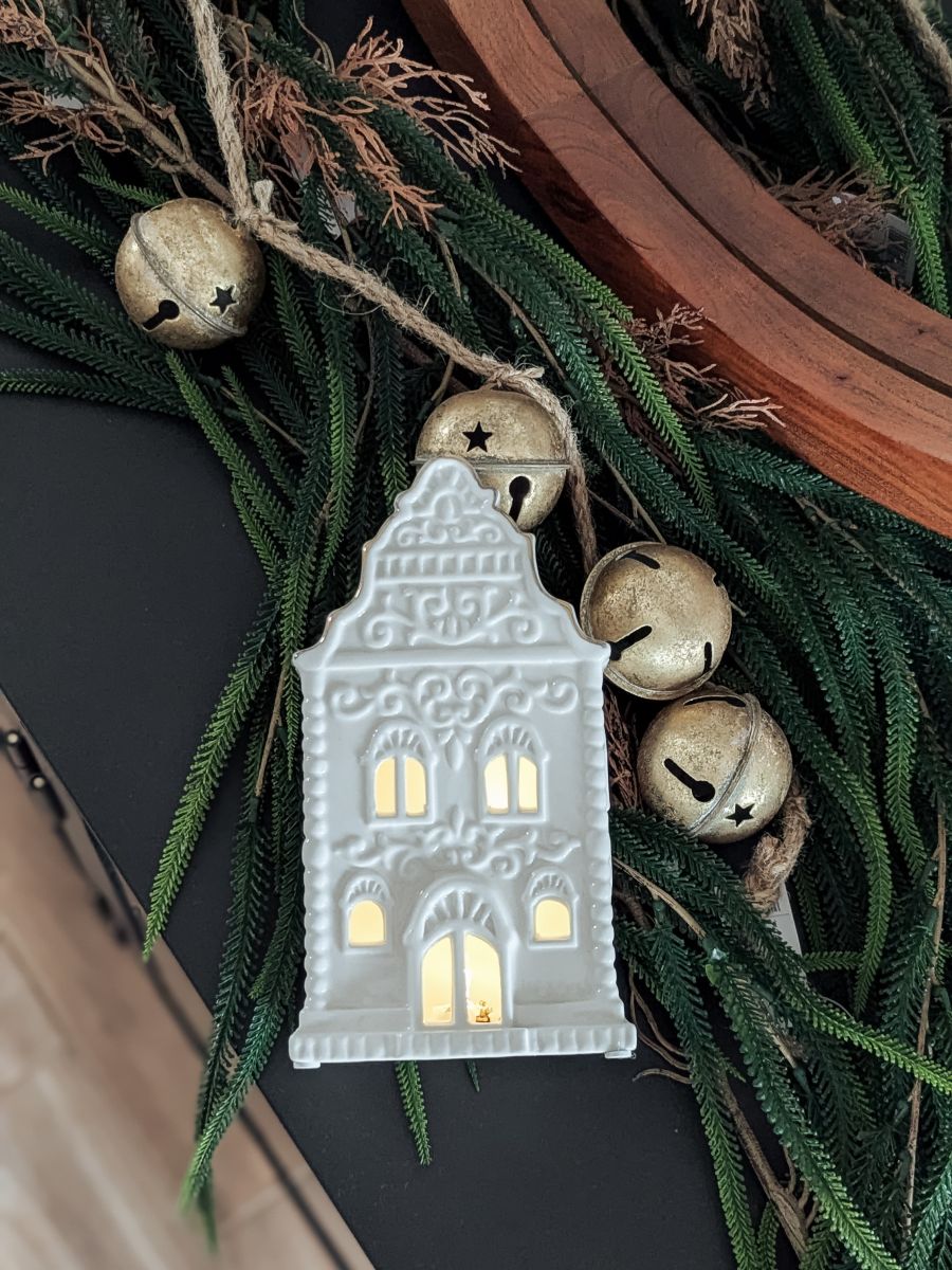 DOMEK OZDOBNY LED BIAŁA KAMIENICZKA NO.2