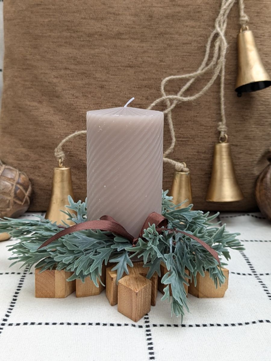 STROIK ŚWIĄTECZNY Z DUŻĄ GWIAZDKĄ I ŚWIECĄ