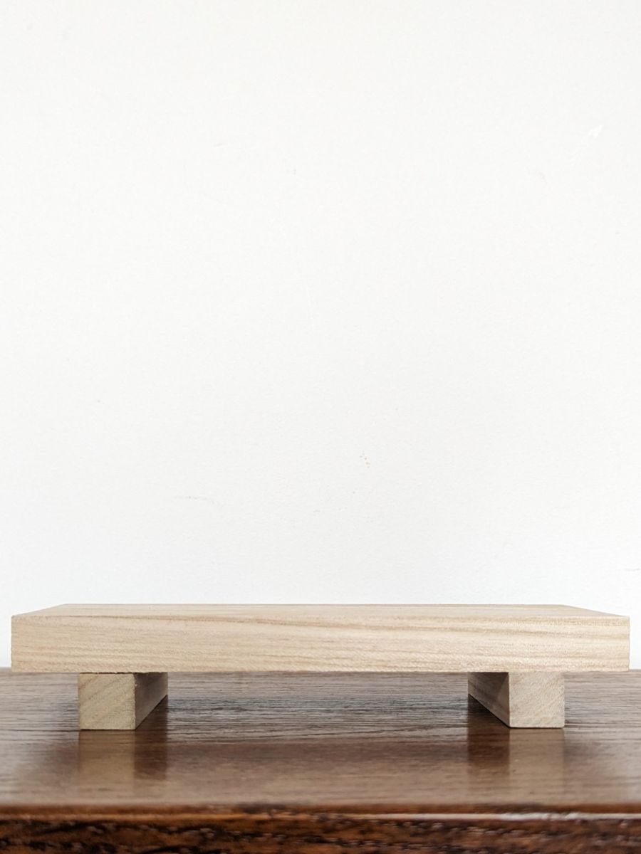 MAŁA DREWNIANA PODSTAWKA NATURALNA